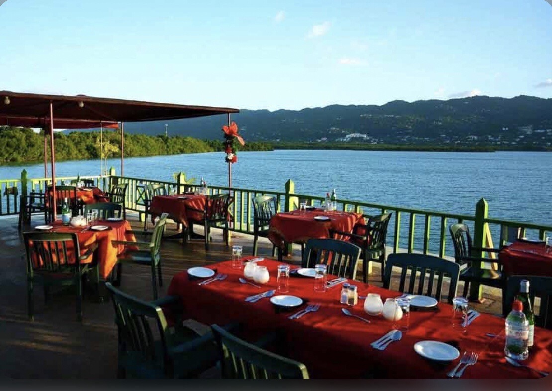 House Boat Grill Restaurant, Seafood Restaurant Montego Bay - Image 4