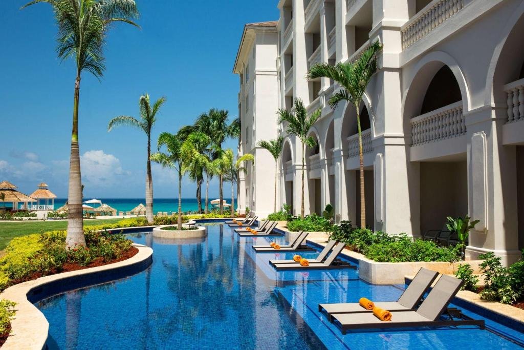 Private Airport Transfer: MBJ ↔ Hyatt Ziva Montego Bay - Image 5