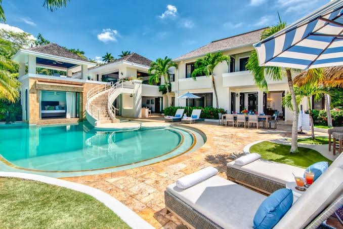 Private Airport Transfer: MBJ ↔ Tryall Club