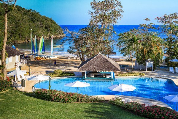 Private Airport Transfer: MBJ ↔ Couples Sans Souci